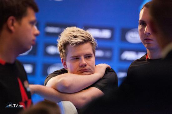 BLG在英雄联盟世界赛瑞士轮意外出局引发热议